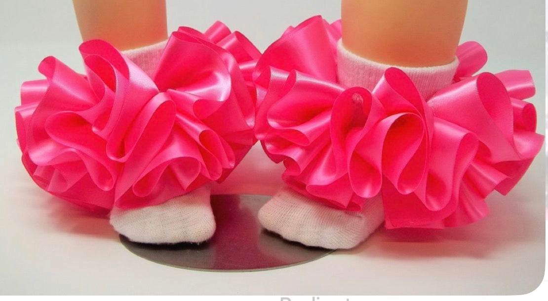 Elegant single color anklets showcasing stylish and adjustable designs for versatile wear